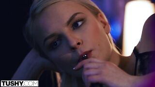 Alice Pink lebukott peckezés közben