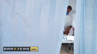 Brazzers - Bonnie Rotten popsijában az óriás bré
