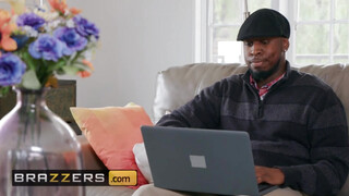 Brazzers - Ember Snow és a csoki farok