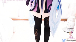 Cosplay-es hölgyemény lábbal szexel és aztán őt döngetik