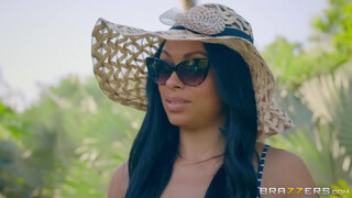 Bethany Benz a szexkedvelő latina milf - Brazzers
