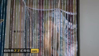 Brazzers - Karma Rx a hippi csávóval dug
