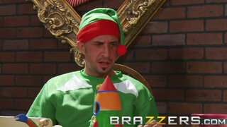 BRAZZERS - Cosplayes csávó bassza a milfeket