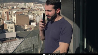 OyeLoca - hegyes cicis spanyol takarítónő