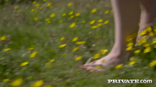 Private - Ella Hughes a szabadban kúrel