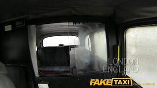 FakeTaxi - Csöcsös mami meghágva