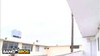 BANGBROS - Kiara Marie a hatalmas popsis latina milf