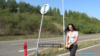 Méretes csöcsű tini picsa pénzért baszik - Public Agent