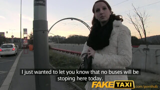 FakeTaxi - Fiatal ápoló bige dug a taxiban