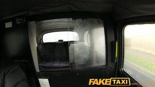 FakeTaxi - Világos Szőke hatalmas seggű lány meghágva
