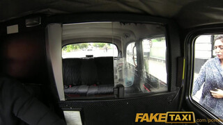 FakeTaxi - méretes keblű kisasszony nem akar fizetni