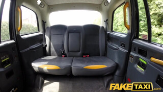 Fake Taxi - Ashleigh Devere a méretes csöcsű lány