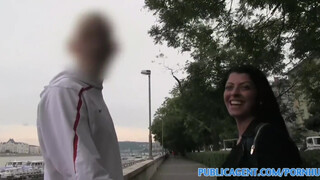 PublicAgent - Vivien Bell a szexy roma kiscsaj