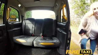 Fake Taxi - Méretes cicis világos szőke megdöngetve