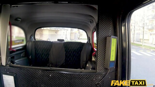 Fake Taxi - 19 éves tini bige kefélni akart
