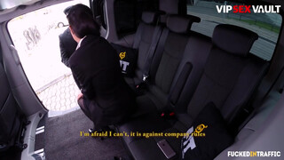 FuckedInTraffic - Jocelyne szexy cseh hölgyemény és a sofőr