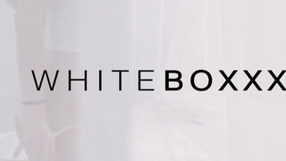 WhiteBoxxx - kicsmellű hölgyemény alaposan megdöngetve
