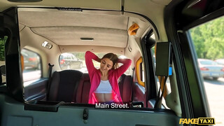 Fake Taxi - Sportos kiscsaj megkefélve a taxiban