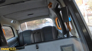 Fake Taxi - Didi Zerati a méretes csöcsű francia nőci