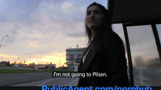 PublicAgent - szexy ázsiai csaj felszedve a buszmegállóban