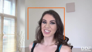 Tiffany Doll két kárót kap a segglyukába