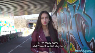 Public Agent - Vanessa Alessia a szuper gyönyörű fiatal spiné