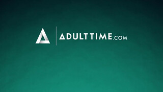 21 SEXTREME - Daphne Klyde a cuki tini kiscsaj
