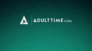 21 SEXTREME - Loren Minardi hatalmas ánusza megkúrelva