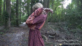 MoxieFilms - Hatalmas mellű hippi kisasszony