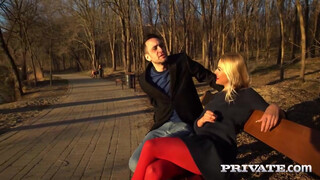 Private com - Zlata Shine a dögös hatalmas mellű milf