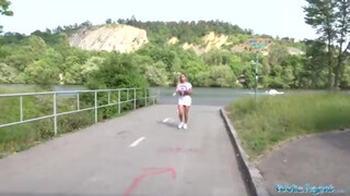 Public Agent - Hatalmas mellű szép seggű spiné