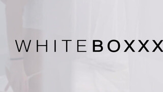 WhiteBoxxx - Darcia Lee a méretes csöcsű magyar kokeró kiscsaj