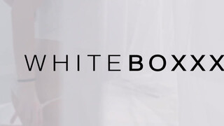 WhiteBoxxx - Lena Reif a hatalmas cickós orosz bige