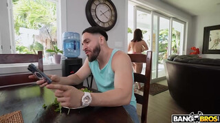 BANGBROS - Crystal Chase a méretes kannás latin amerikai picsa