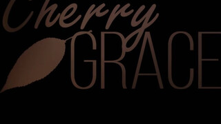 Cherry Grace a hatalmas fenekű spiné