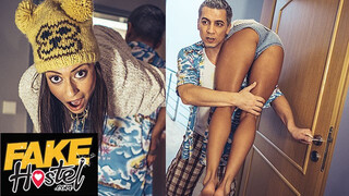 Fake Hostel Porn - Cassie Del Isla a gyönyörű turista lány