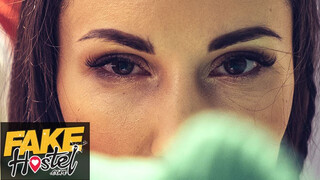 Fake Hostel HD - Lilu Moon a fullos orosz bige