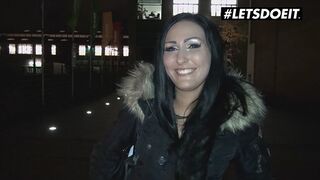 Mira grey német fekete szajha bassza az idegent pénzért a buszon